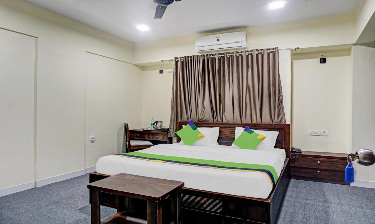 Treebo Tulip Hotell Pune Exteriör bild