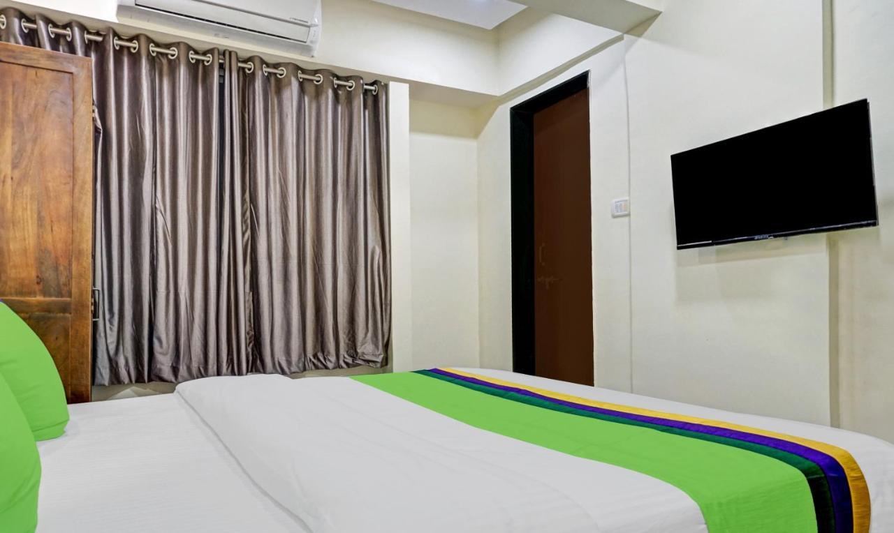 Treebo Tulip Hotell Pune Exteriör bild