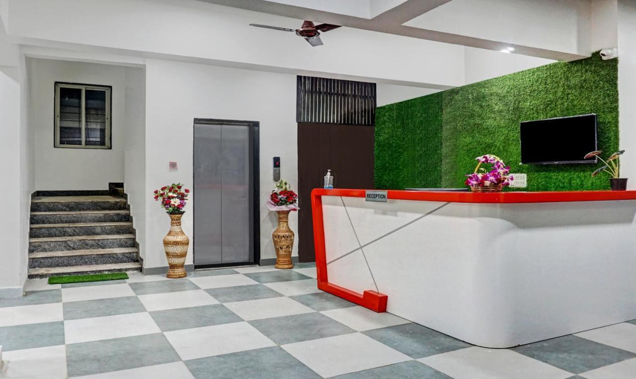 Treebo Tulip Hotell Pune Exteriör bild